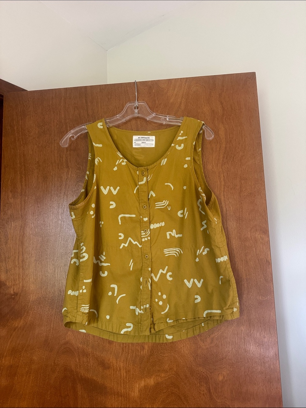 Rei co-op mustard yellow top with pockets